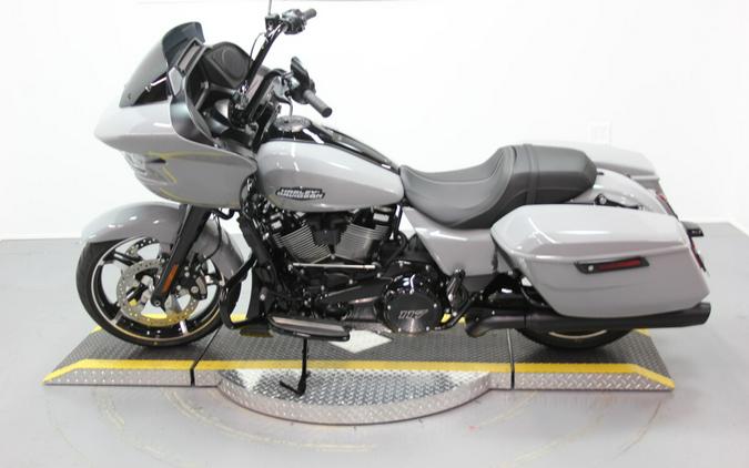 2025 Harley-Davidson® Road Glide® Billiard Gray - Black Finish