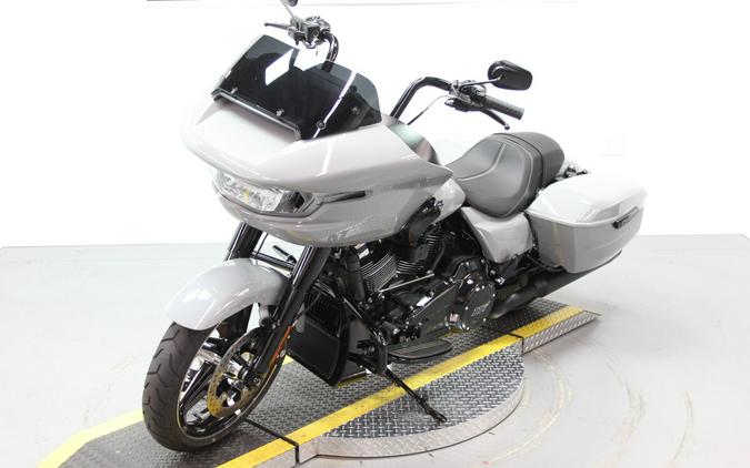 2025 Harley-Davidson® Road Glide® Billiard Gray - Black Finish