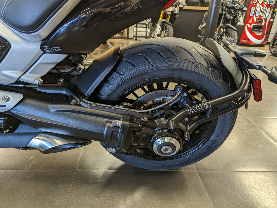 2023 Triumph Rocket 3 R (Chrome Ed)