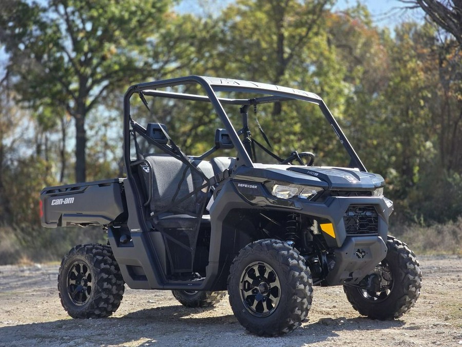 2026 Can-Am® Defender DPS HD9 Stealth Black