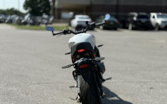 2025 Yamaha XSR 900