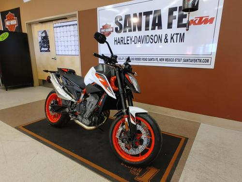 2021 KTM 890 Duke First Look Preview