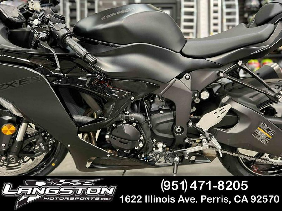 2024 Kawasaki Ninja® ZX™-6R ABS Metallic Flat Spark Black/Ebony