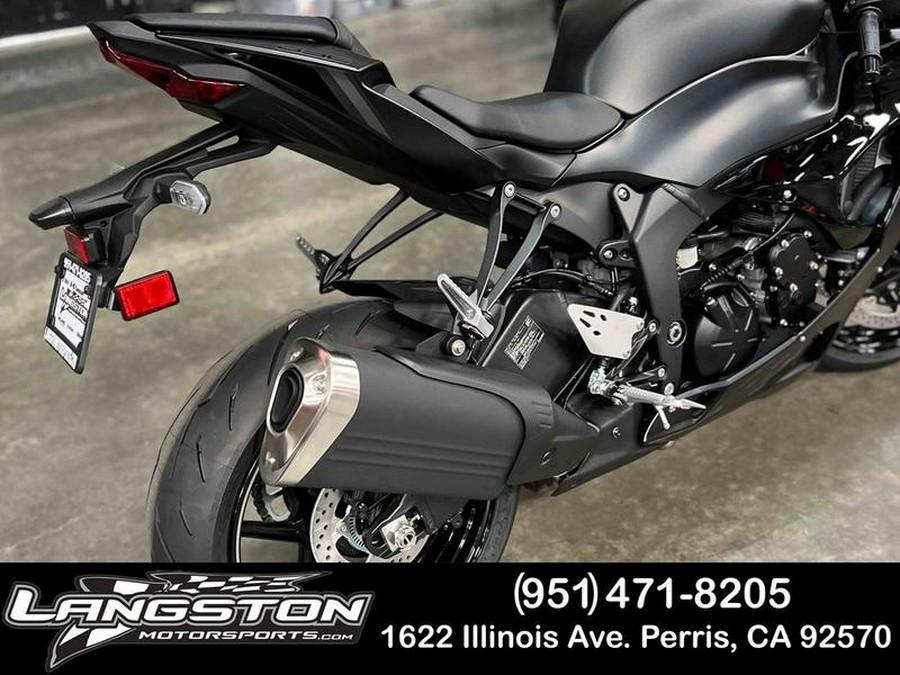 2024 Kawasaki Ninja® ZX™-6R ABS Metallic Flat Spark Black/Ebony