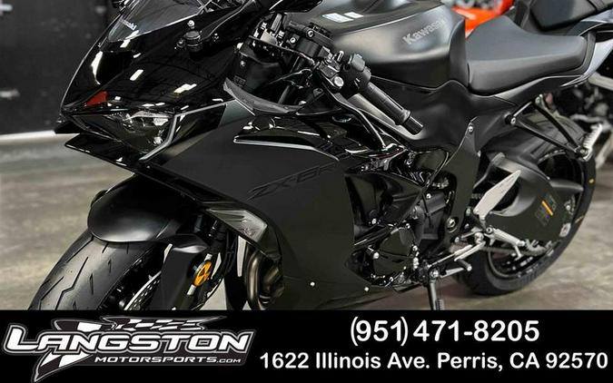 2024 Kawasaki Ninja® ZX™-6R ABS Metallic Flat Spark Black/Ebony