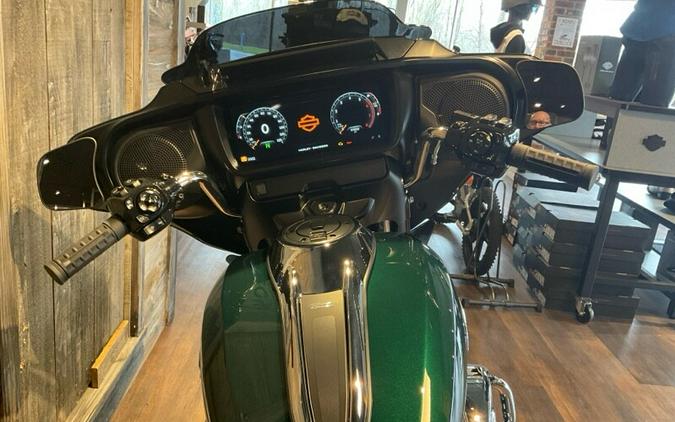 Harley-Davidson® Street Glide® 2024 FLHX T20-24 ALPINE GREEN