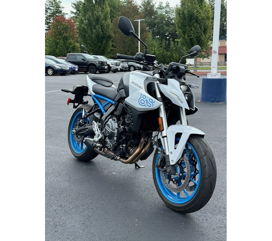 2023 Suzuki GSX-8S