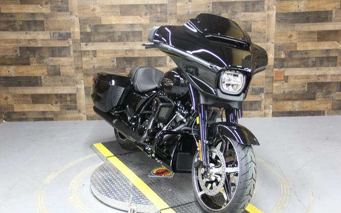 2025 Harley-Davidson® Street Glide® Vivid Black - Black Finish
