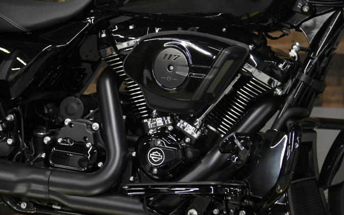 2025 Harley-Davidson® Street Glide® Vivid Black - Black Finish