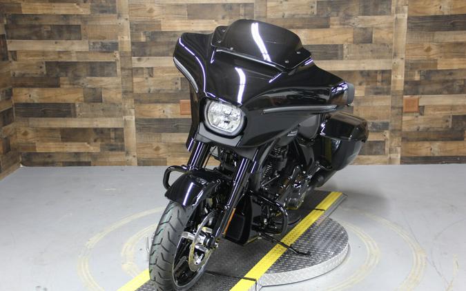 2025 Harley-Davidson® Street Glide® Vivid Black - Black Finish