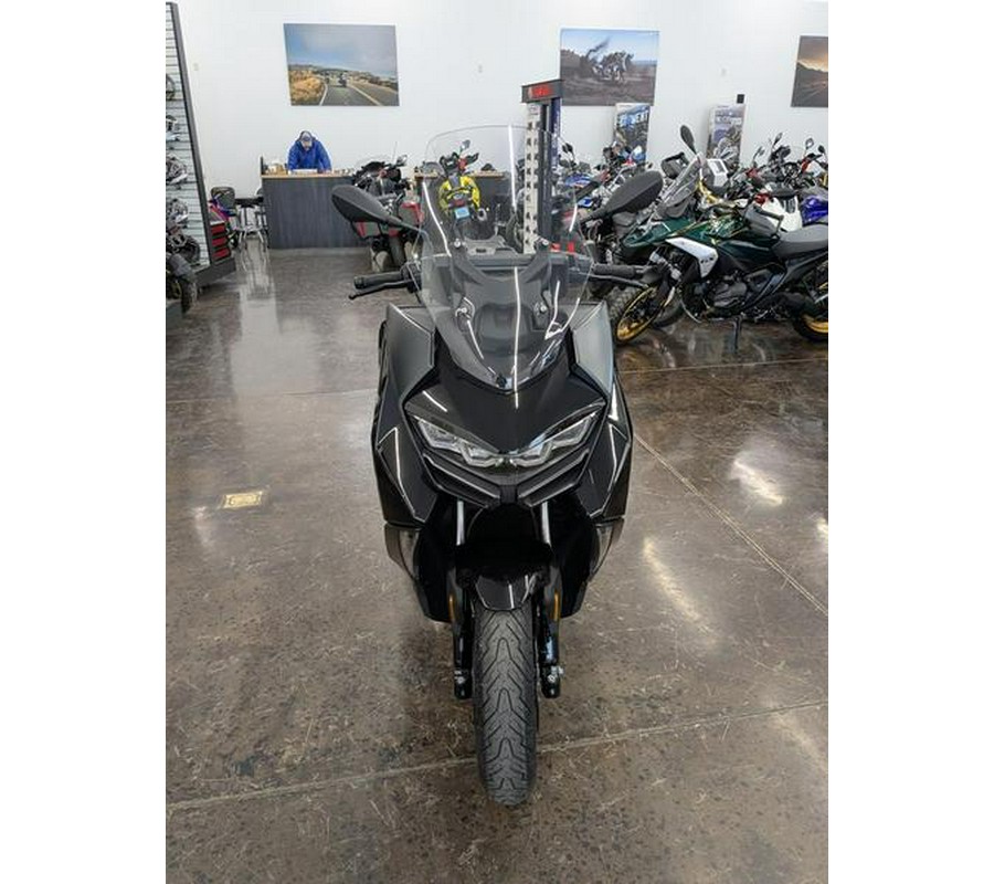 2025 BMW C 400 GT Blackstorm Metallic