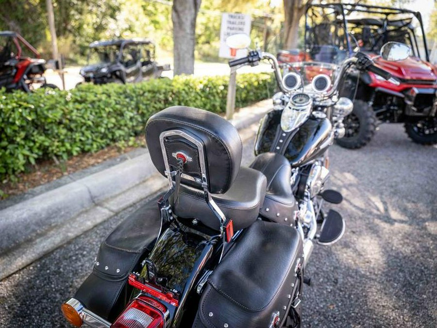 2017 Harley-Davidson® FLSTC - Heritage Softail® Classic