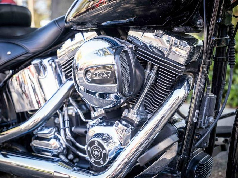 2017 Harley-Davidson® FLSTC - Heritage Softail® Classic
