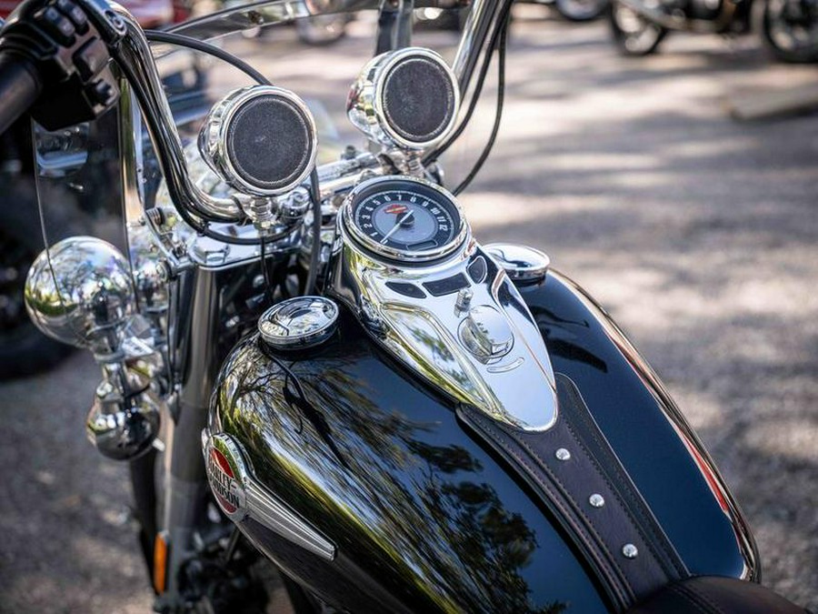 2017 Harley-Davidson® FLSTC - Heritage Softail® Classic