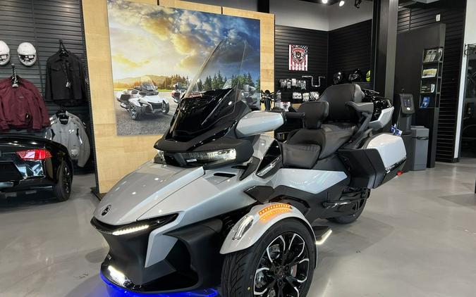 2022 Can-Am® Spyder RT Limited Chrome - Hyper Silver