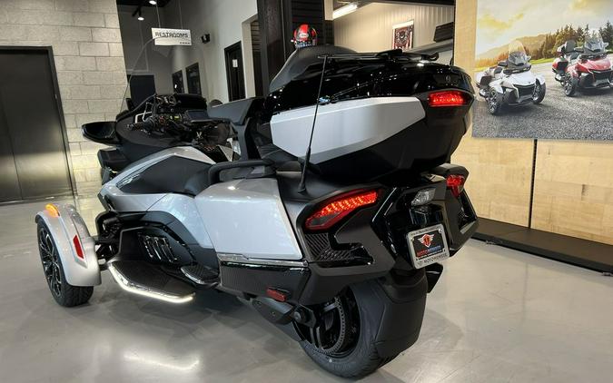 2022 Can-Am® Spyder RT Limited Chrome - Hyper Silver