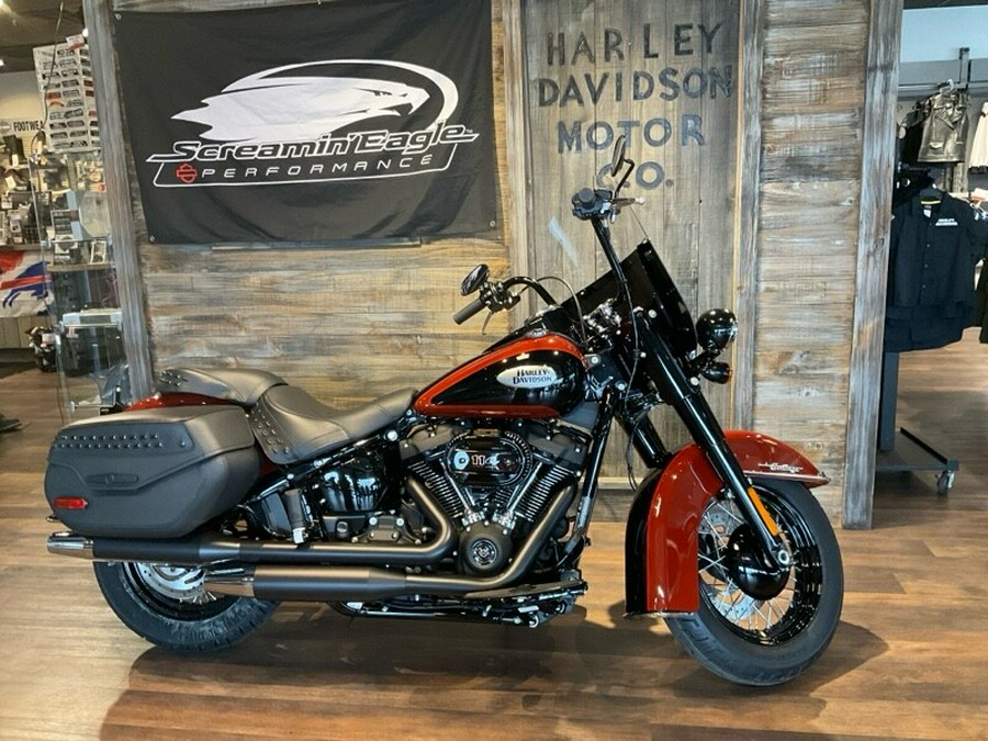 Harley-Davidson® Heritage Classic 2024 FLHCS S21-24 Red Rock / Vivid Black - Black Finish