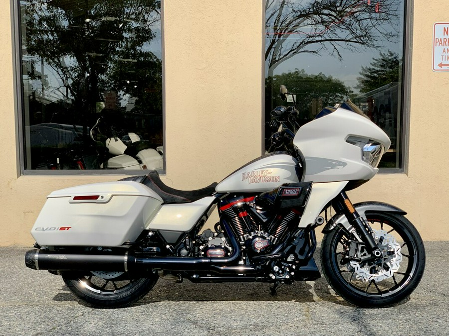 2024 Harley-Davidson CVO™ Road Glide® ST FLTRXSTSE