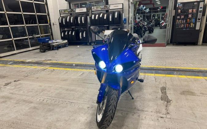 2011 Yamaha YZF-R1 - Team Yamaha Blue/White