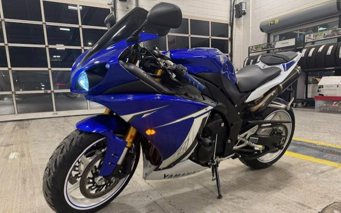 2011 Yamaha YZF-R1 - Team Yamaha Blue/White