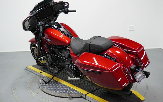 2025 Harley-Davidson® Street Glide® Brilliant Red - Black Finish