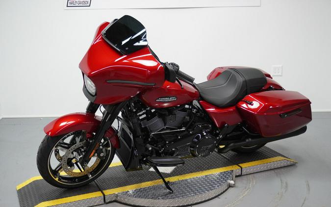 2025 Harley-Davidson® Street Glide® Brilliant Red - Black Finish