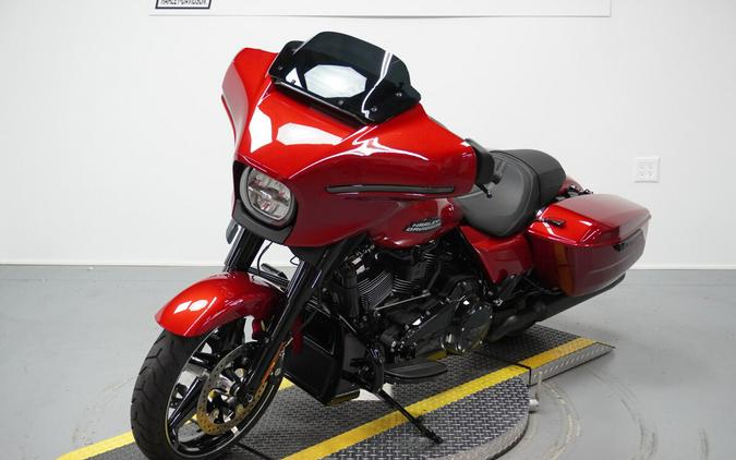 2025 Harley-Davidson® Street Glide® Brilliant Red - Black Finish