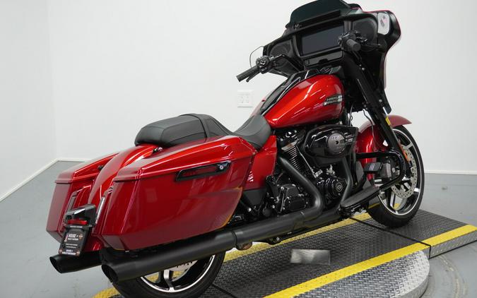 2025 Harley-Davidson® Street Glide® Brilliant Red - Black Finish