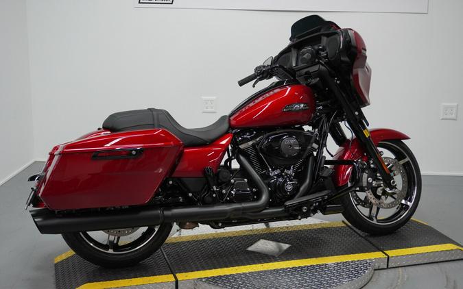 2025 Harley-Davidson® Street Glide® Brilliant Red - Black Finish