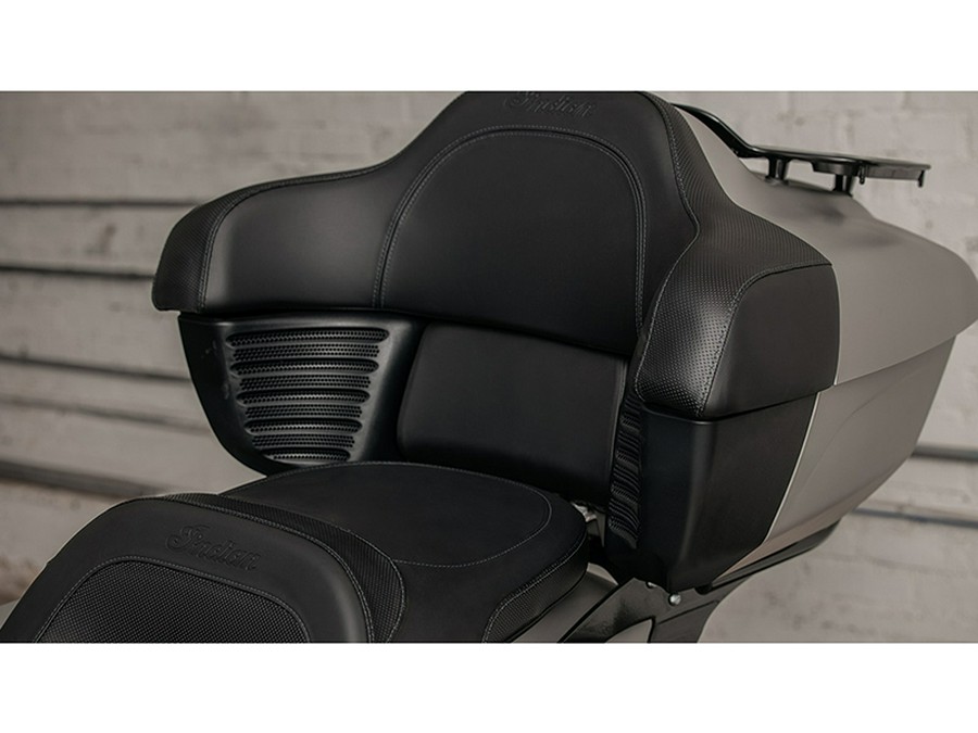 2023 Indian Pursuit® Dark Horse®
