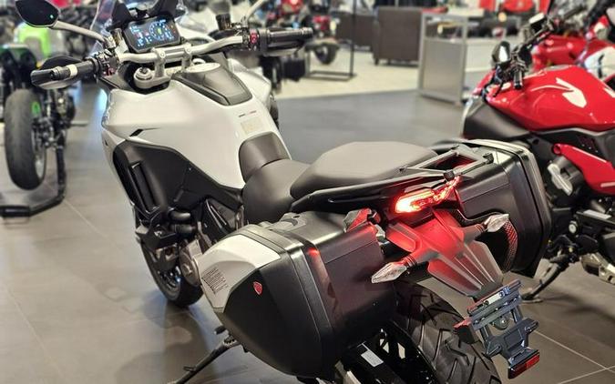 2023 Ducati Multistrada V4S Iceberg White - Alloy Wheels