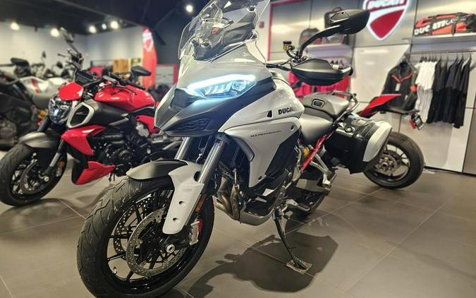 2023 Ducati Multistrada V4S Iceberg White - Alloy Wheels