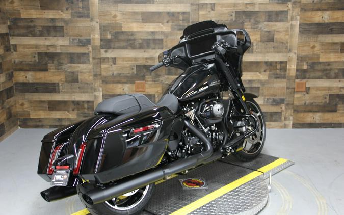 2024 Harley-Davidson Street Glide® Vivid Black - Black Finish