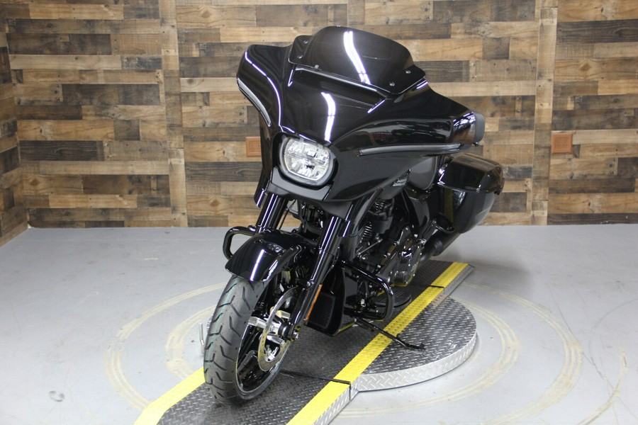 2024 Harley-Davidson Street Glide® Vivid Black - Black Finish