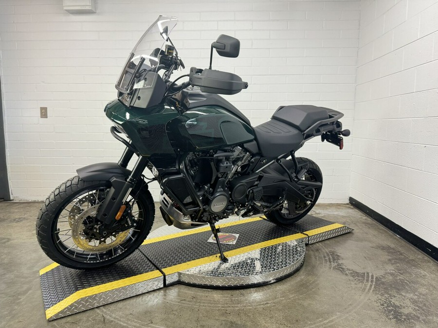 2024 Harley-Davidson Pan America™ 1250 Special ALPINE GREEN