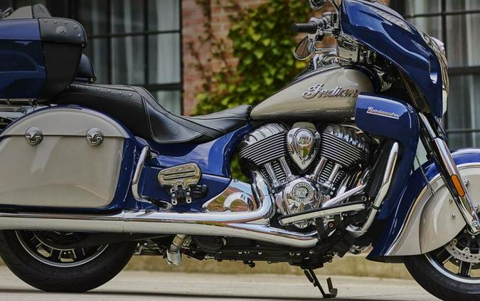 2024 Indian Motorcycle® Roadmaster® with Powerband Audio Package Spirit Blue Metallic/Silver Quartz