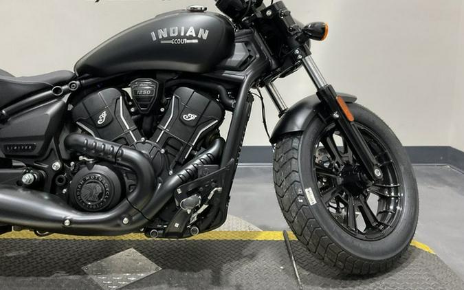 2025 Indian Scout Bobber Limited +Tech Black Metallic