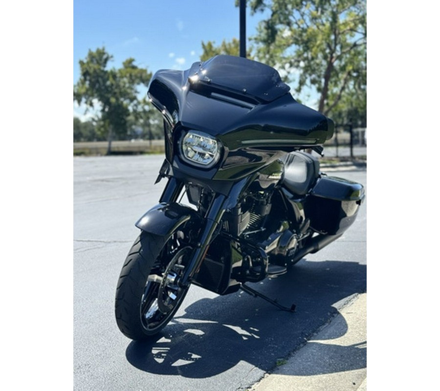 2025 Harley-Davidson FLHX - Street Glide