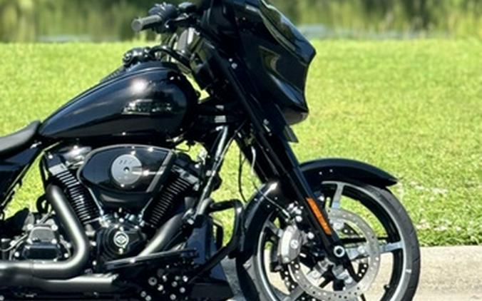2025 Harley-Davidson FLHX - Street Glide
