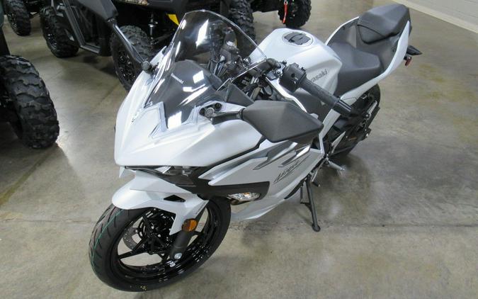 2024 Kawasaki EX500GRFNN