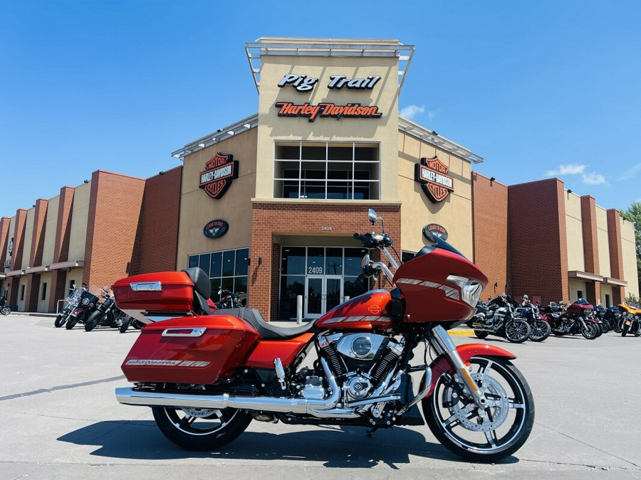 2024 Harley-Davidson Road Glide™ w/ Custom Pinstripe