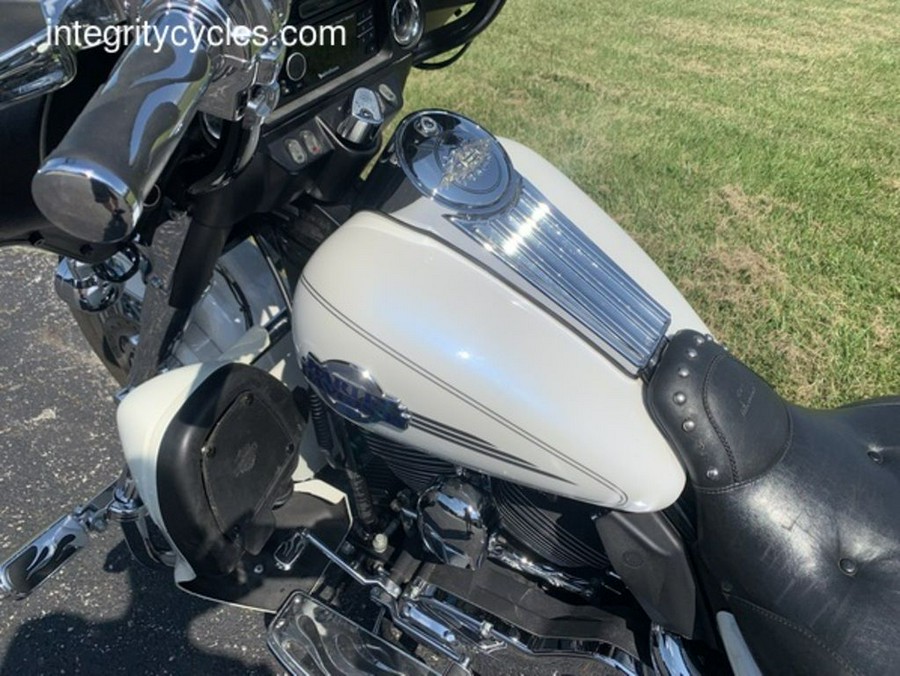 2006 Harley-Davidson® FLHTCUI - Ultra Classic® Electra Glide®