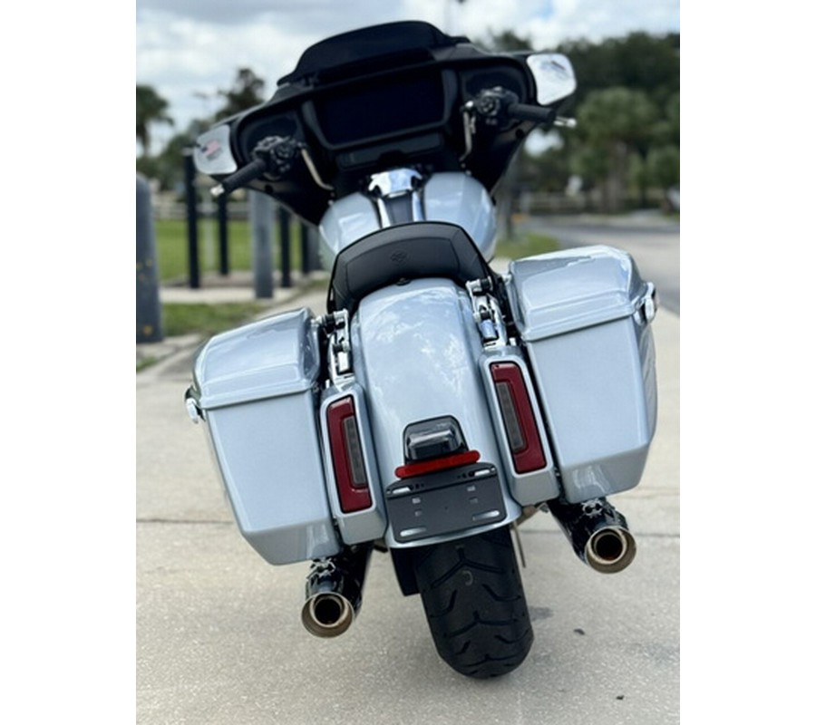 2025 Harley-Davidson FLHX - Street Glide