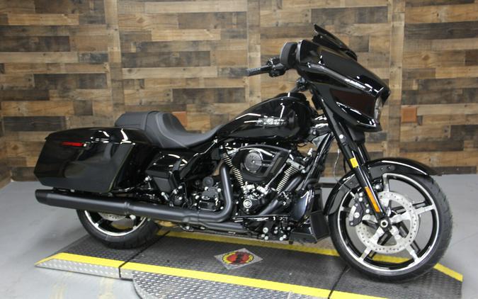 2024 Harley-Davidson Street Glide® Vivid Black - Black Finish