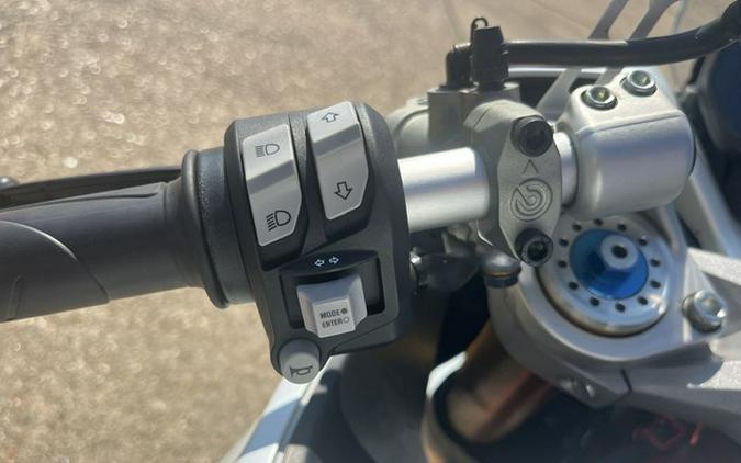 2021 DUCATI SS939S
