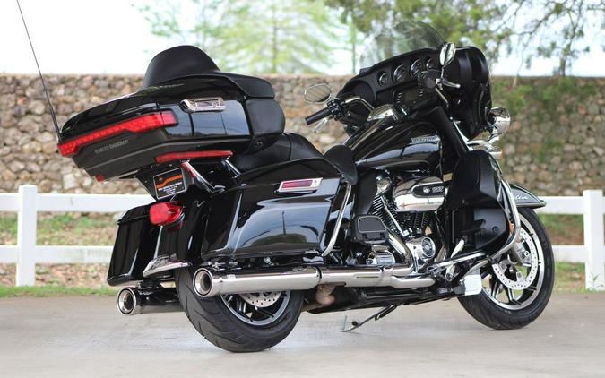 2017 Harley-Davidson® FLHTCU - Electra Glide® Ultra Classic®