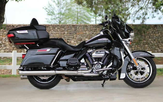 2017 Harley-Davidson® FLHTCU - Electra Glide® Ultra Classic®