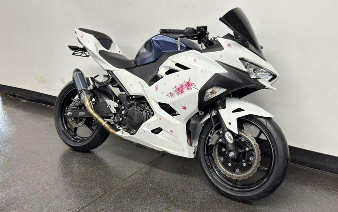 2022 Kawasaki Ninja® 400