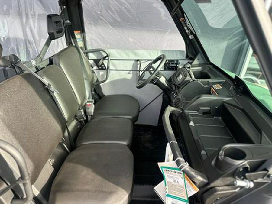 2025 Can-Am Defender DPS HD7