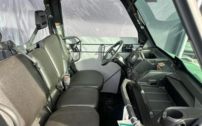 2025 Can-Am Defender DPS HD7